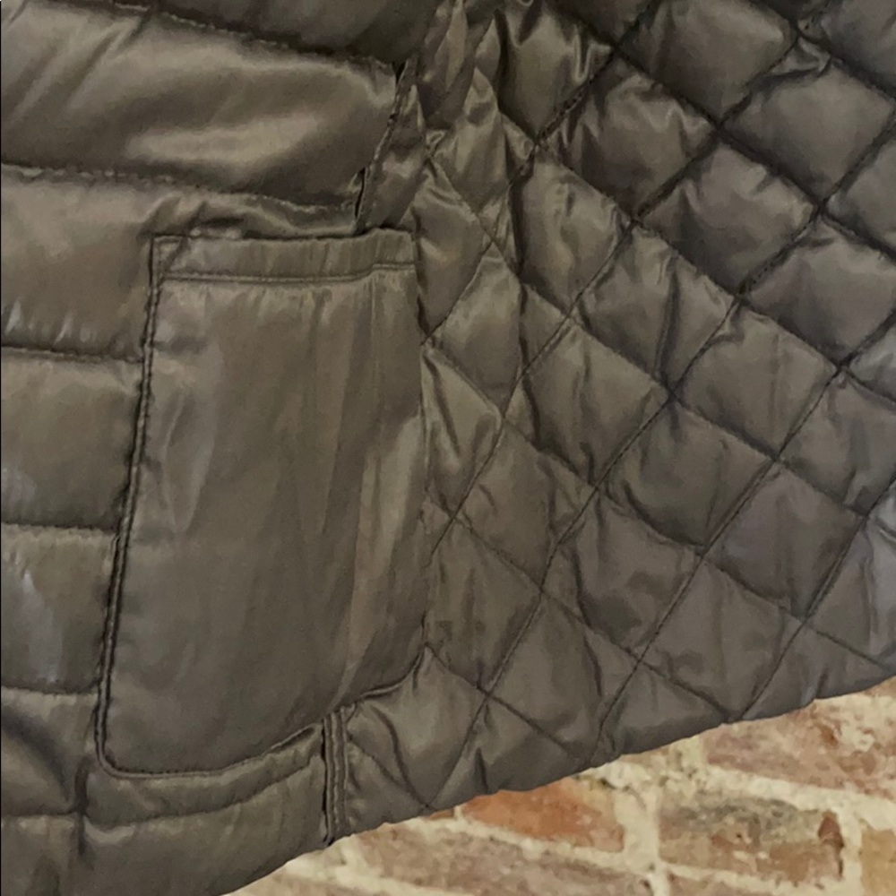 Betsy’s Johnson shell - Picture 4 of 6